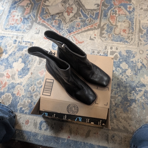 Black Franco Sarto Leather Boots 👢 - Picture 6 of 15